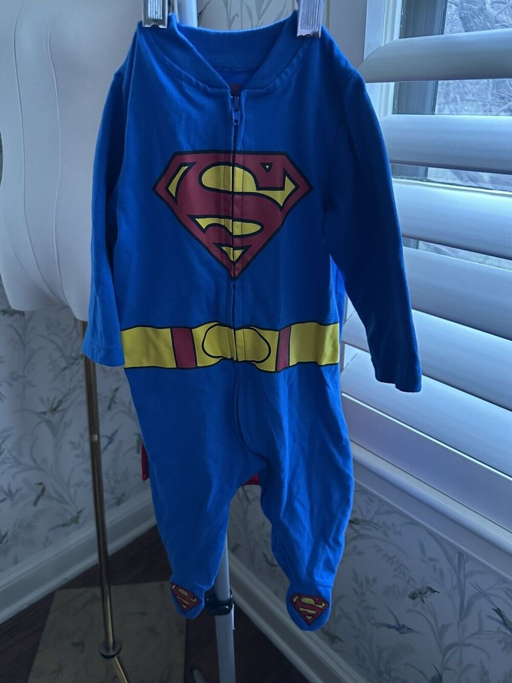 DC Comics Superman Costume 9 Months Halloween Zip Up One Piece with Cape